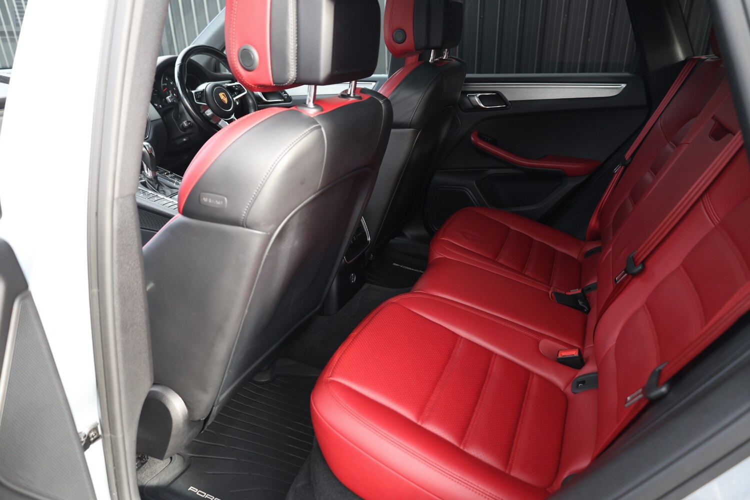 Used Porsche Macan 2017 for sale - 76357186: Photo 45