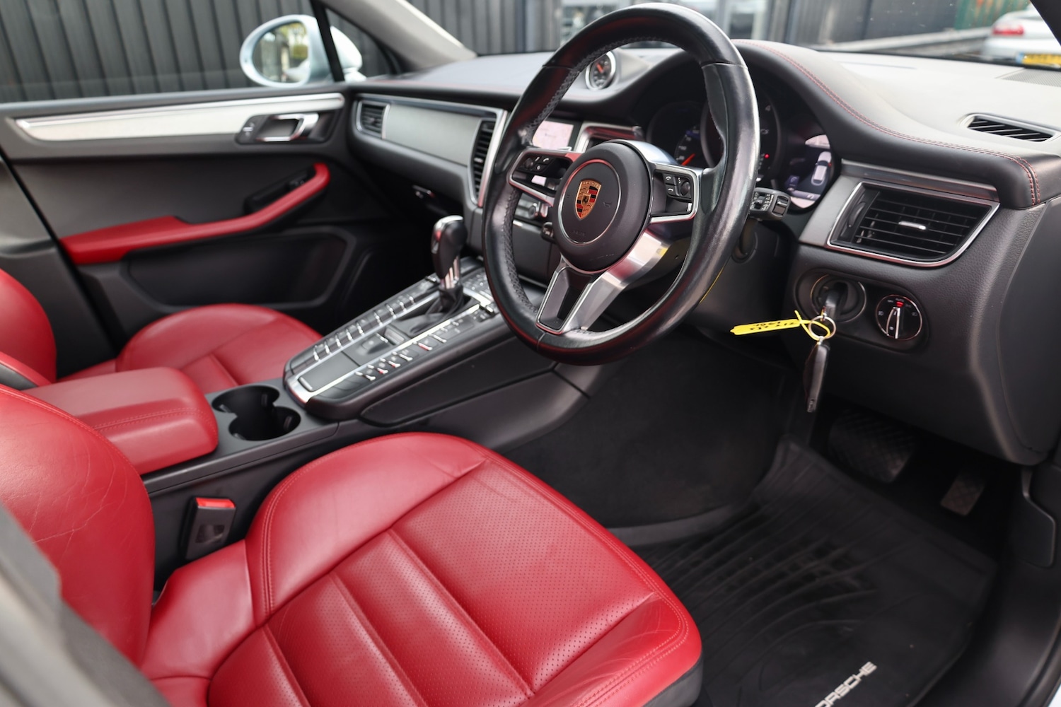 Used Porsche Macan 2017 for sale - 76357186: Photo 6