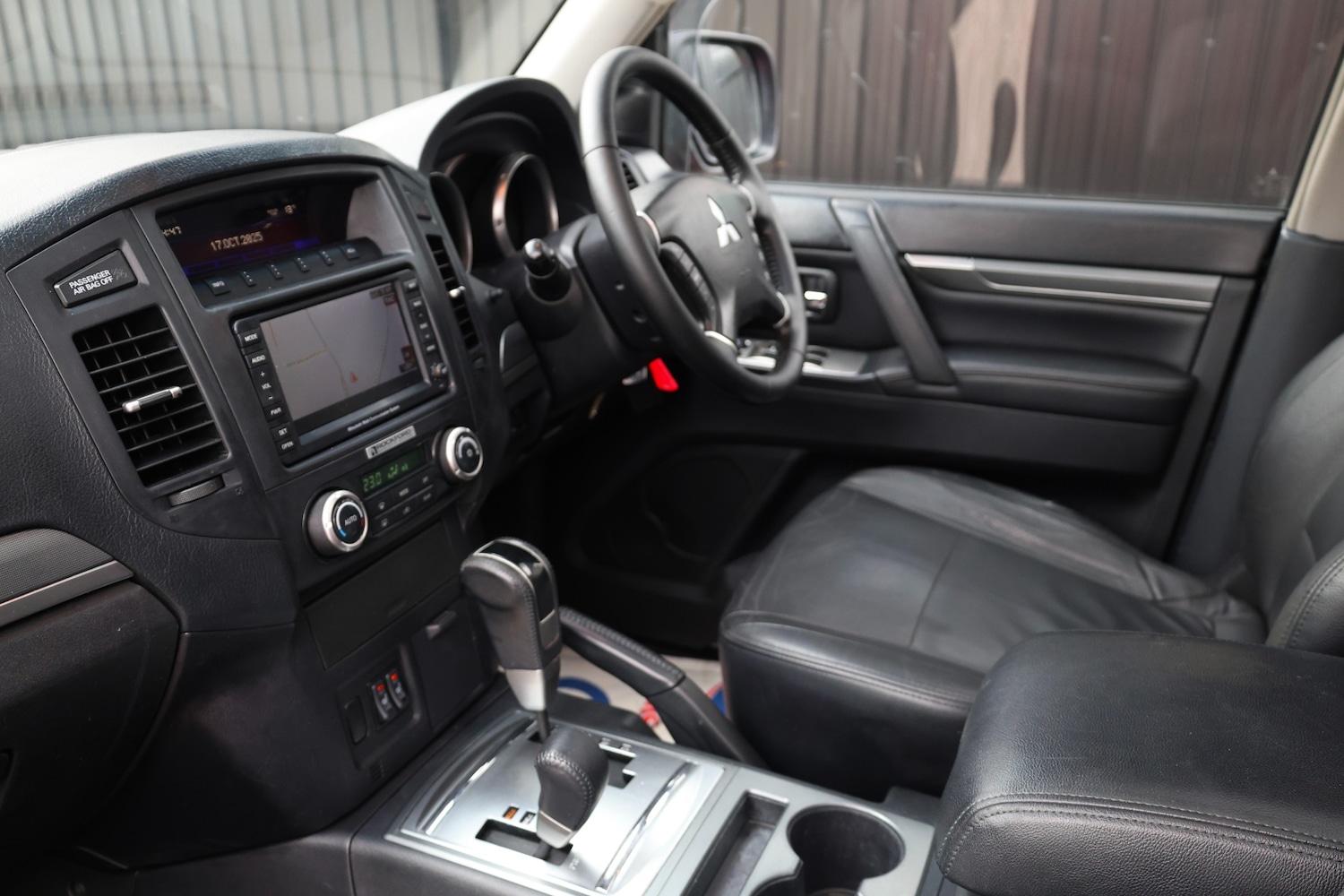 Used Mitsubishi Shogun 2010 for sale - 76339066: Photo 13
