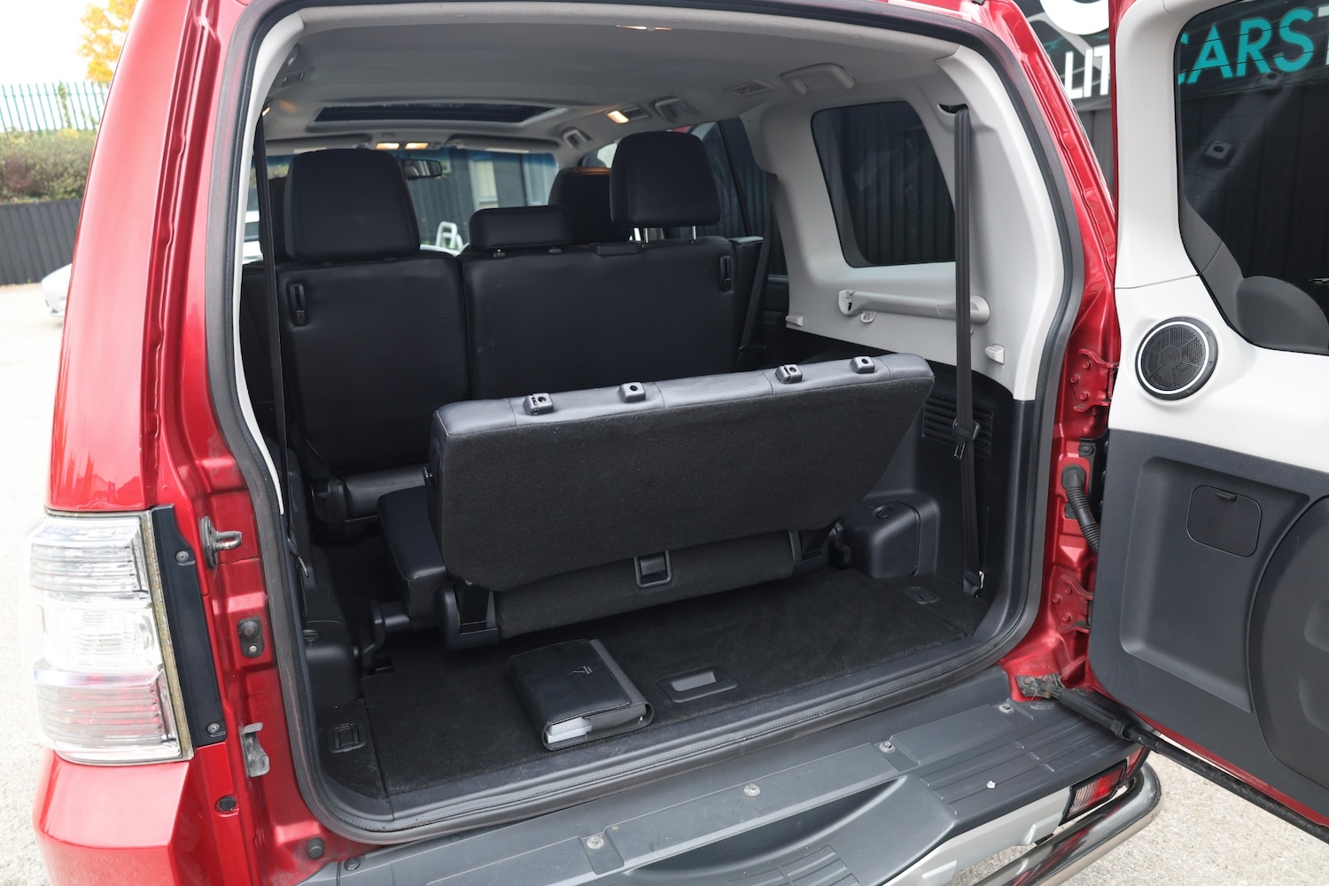 Used Mitsubishi Shogun 2010 for sale - 76339066: Photo 14