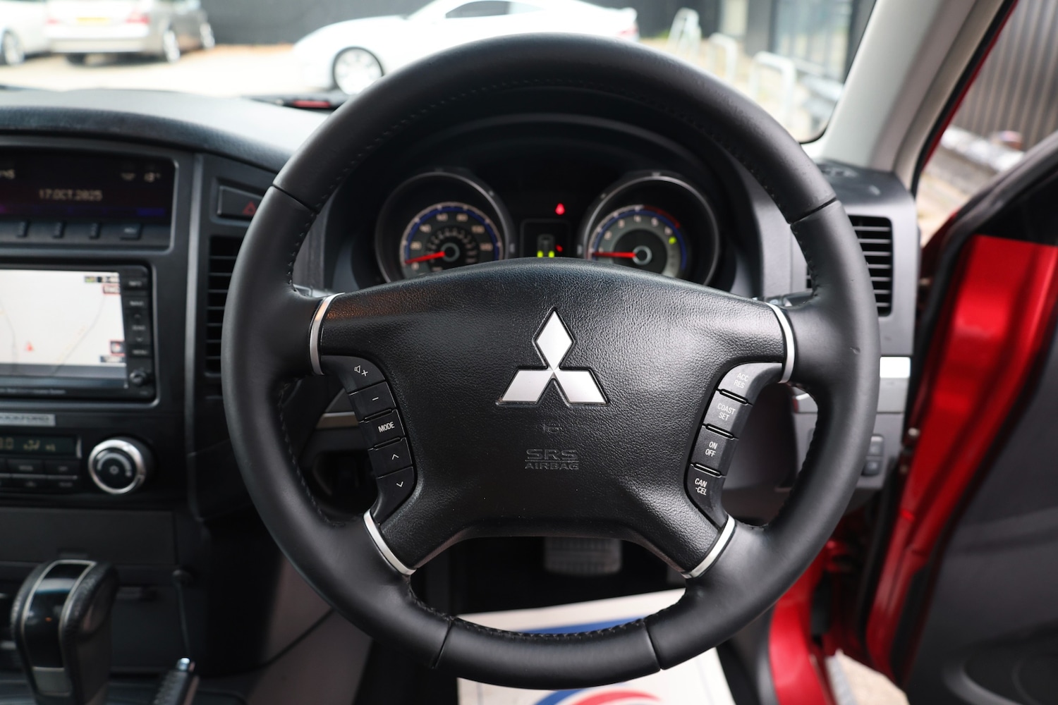 Used Mitsubishi Shogun 2010 for sale - 76339066: Photo 26