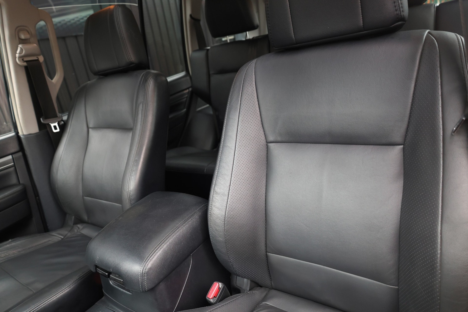 Used Mitsubishi Shogun 2010 for sale - 76339066: Photo 35