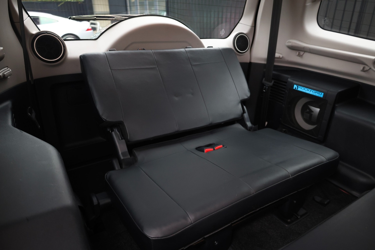 Used Mitsubishi Shogun 2010 for sale - 76339066: Photo 6