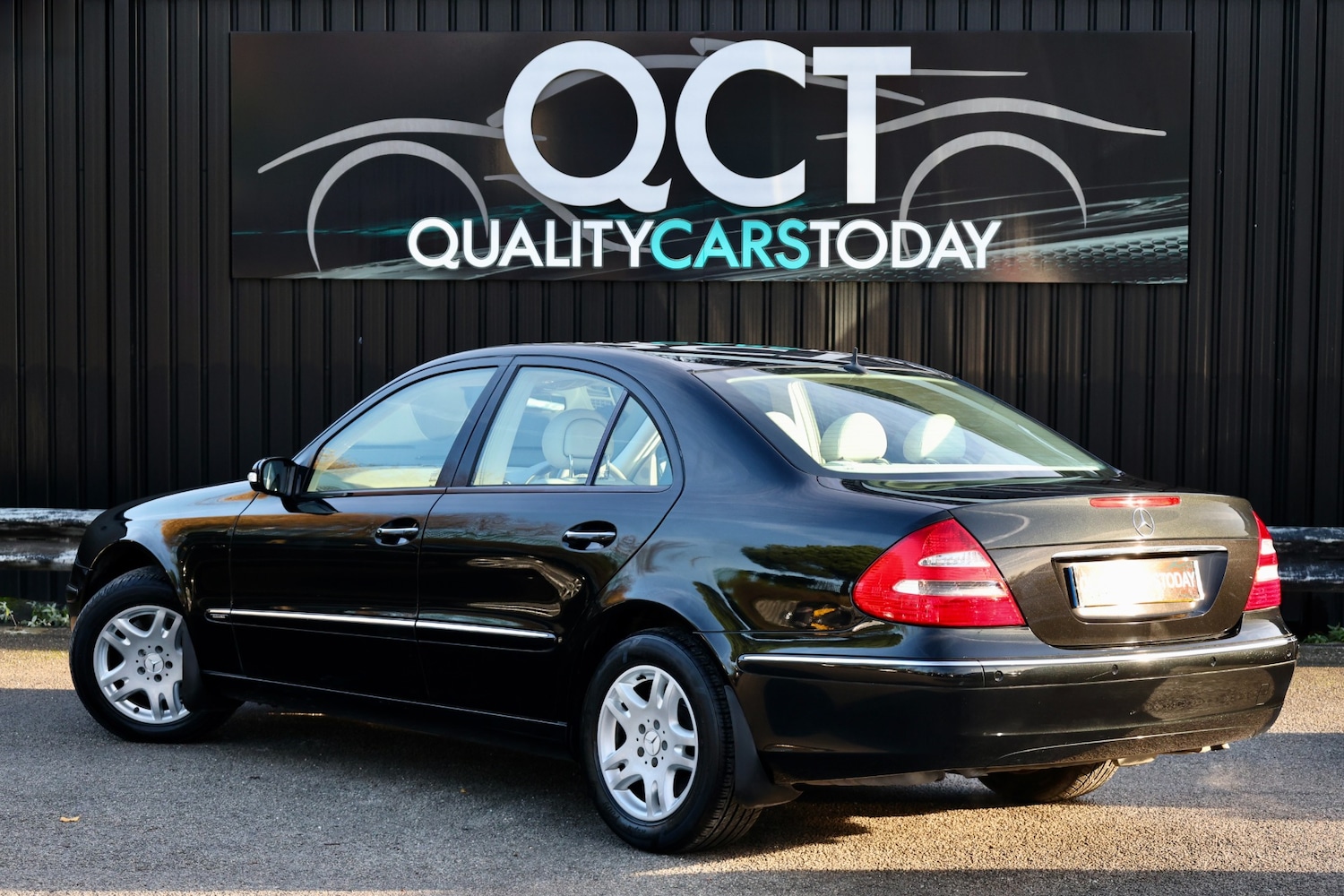 Used Mercedes-Benz E Class 2005 for sale - 76943509: Photo 11