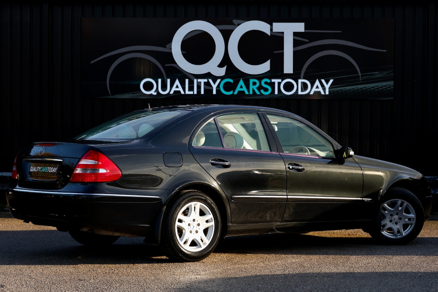 Used Mercedes-Benz E Class 2005 for sale - 76943509: Photo 12