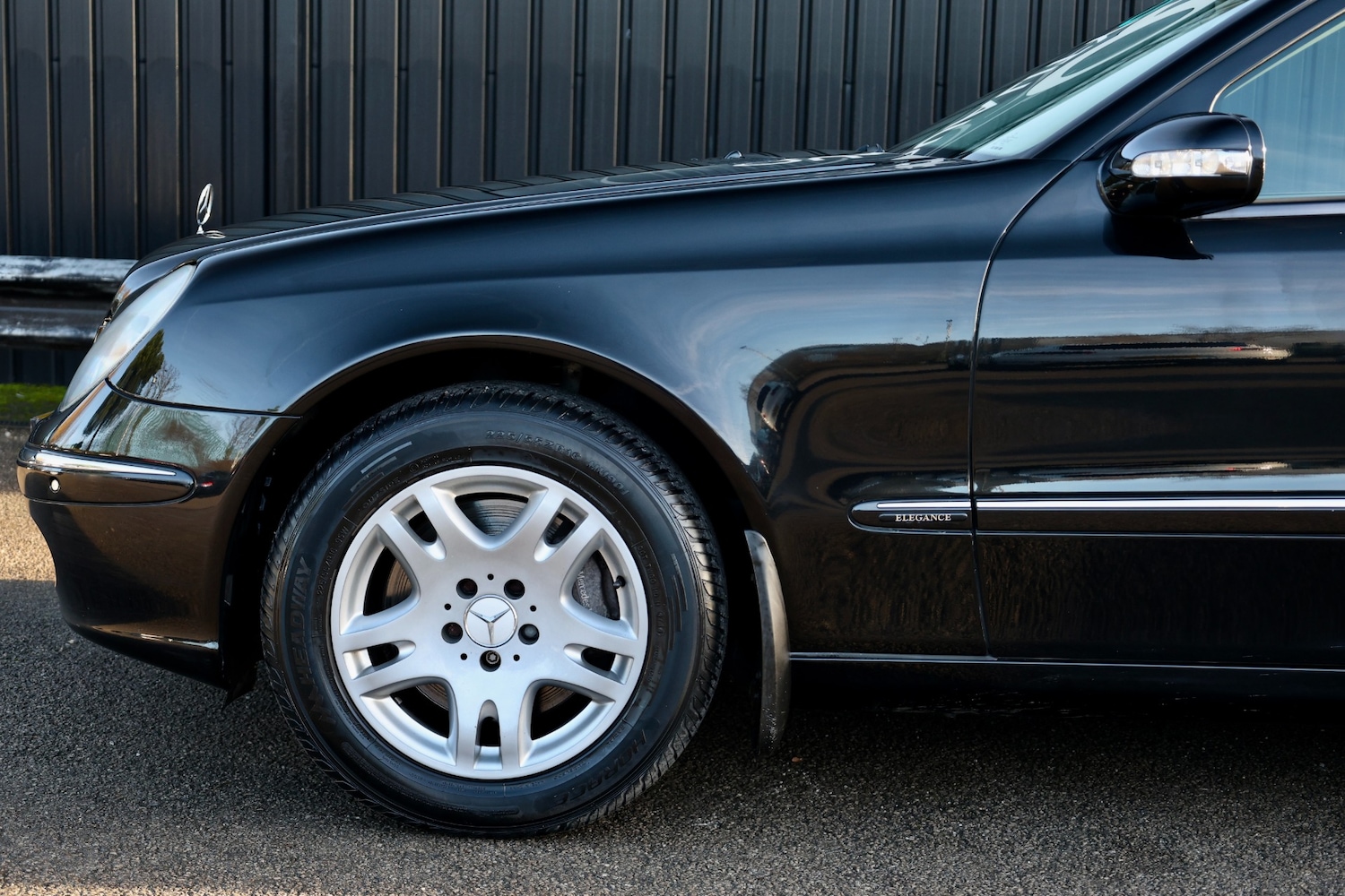 Used Mercedes-Benz E Class 2005 for sale - 76943509: Photo 25