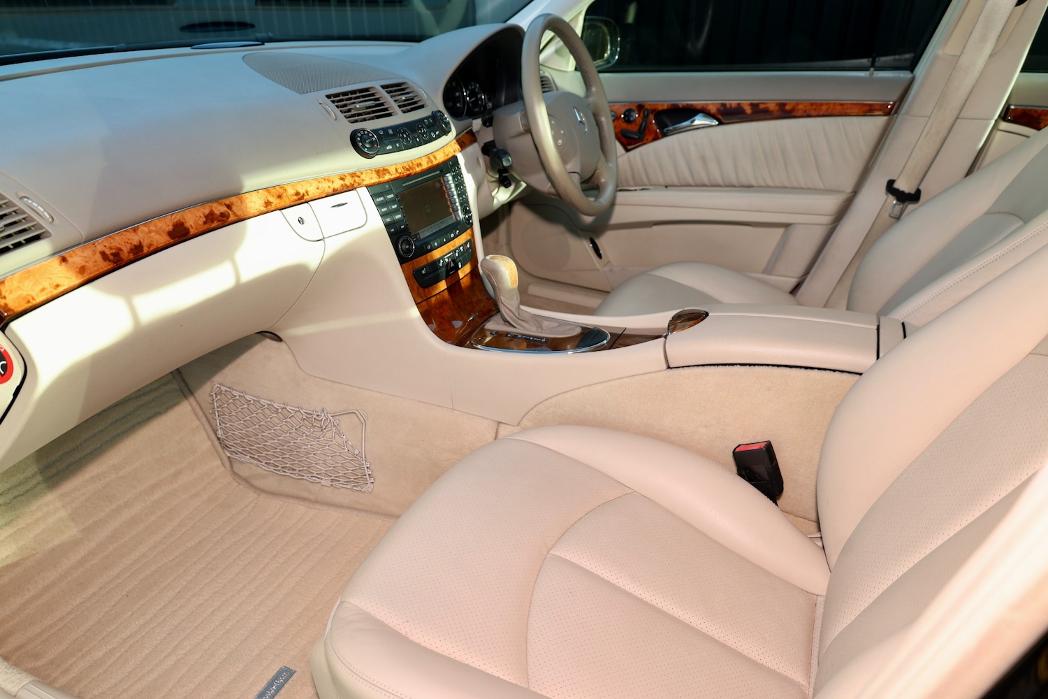 Used Mercedes-Benz E Class 2005 for sale - 76943509: Photo 3