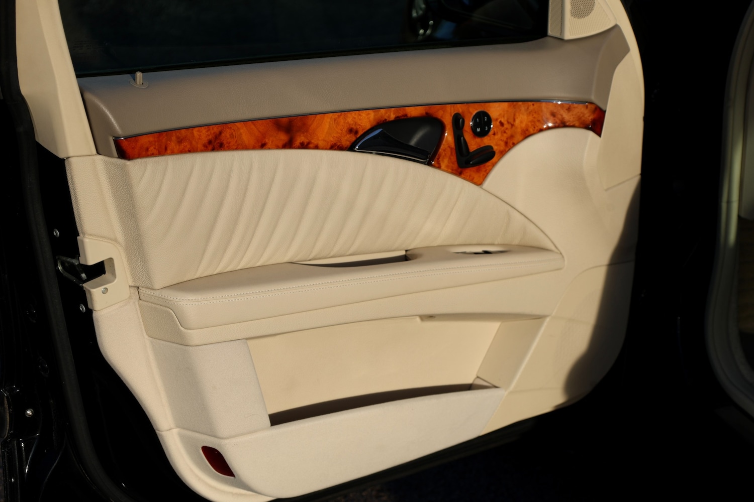 Used Mercedes-Benz E Class 2005 for sale - 76943509: Photo 33