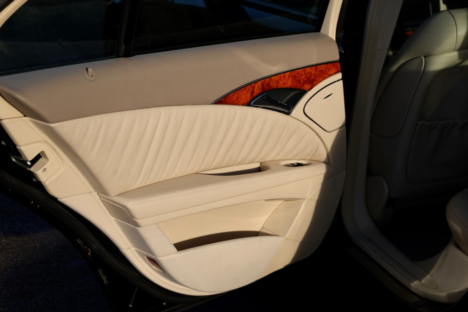 Used Mercedes-Benz E Class 2005 for sale - 76943509: Photo 34