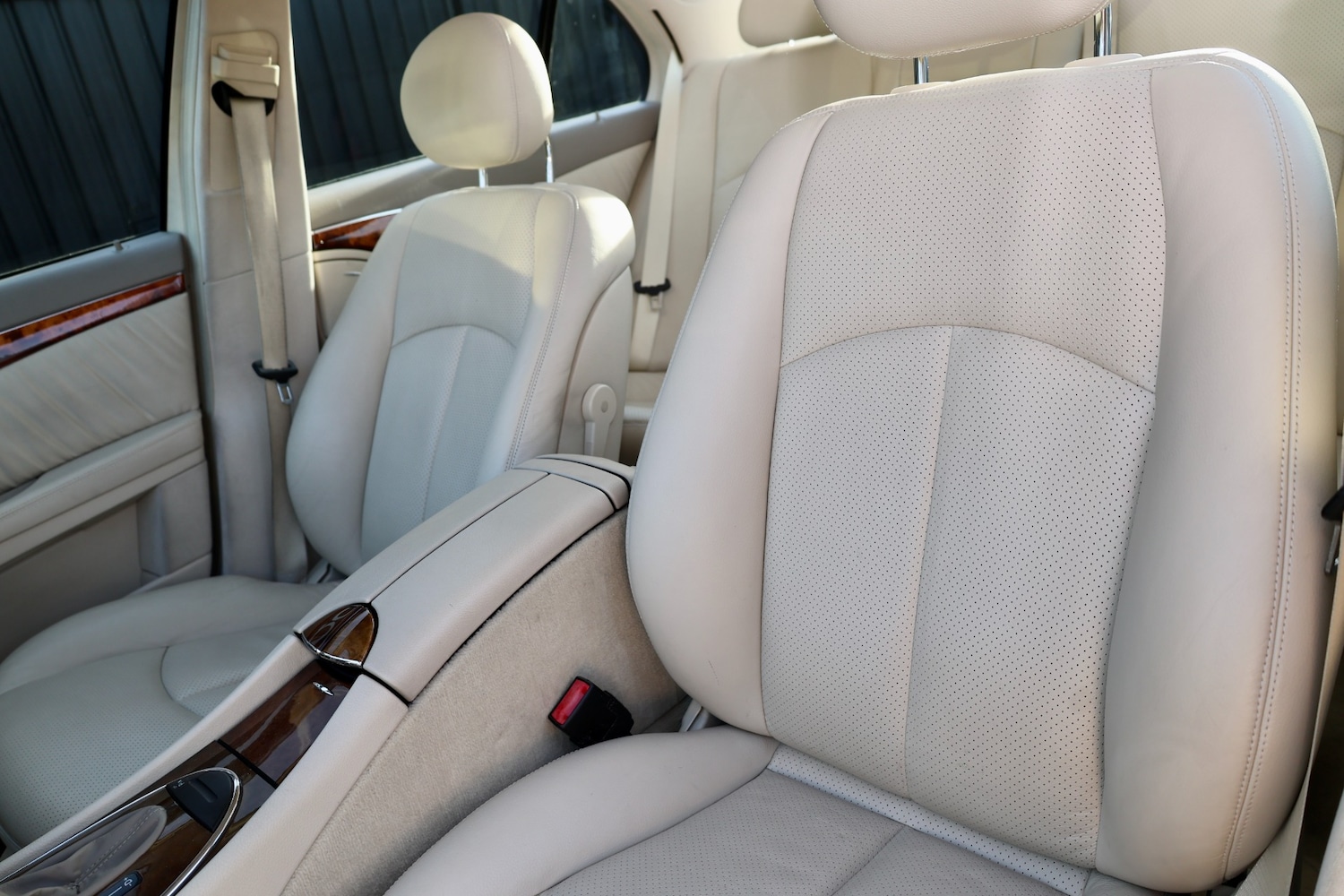 Used Mercedes-Benz E Class 2005 for sale - 76943509: Photo 36