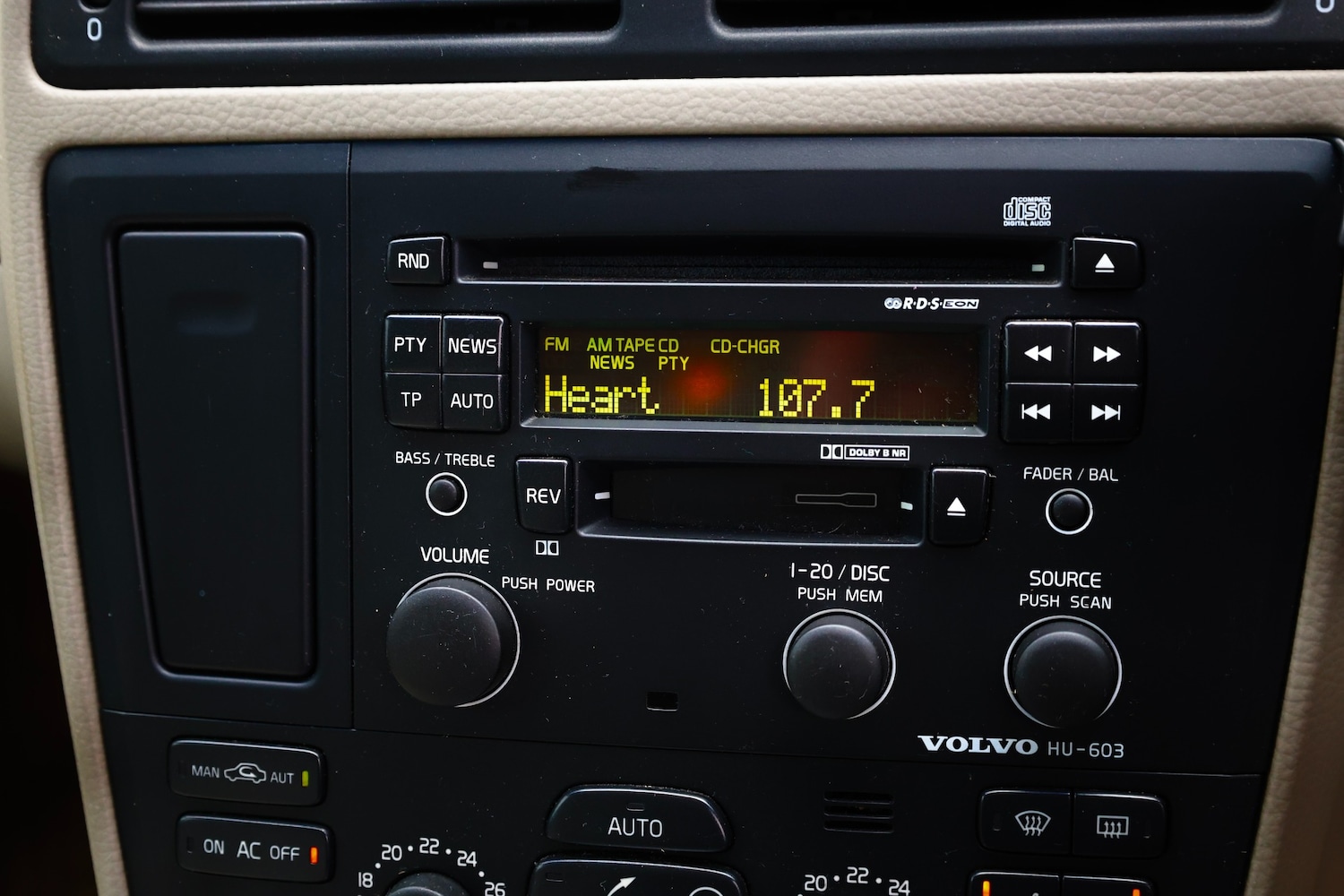 Used Volvo S60 2004 for sale - 77430978: Photo 43