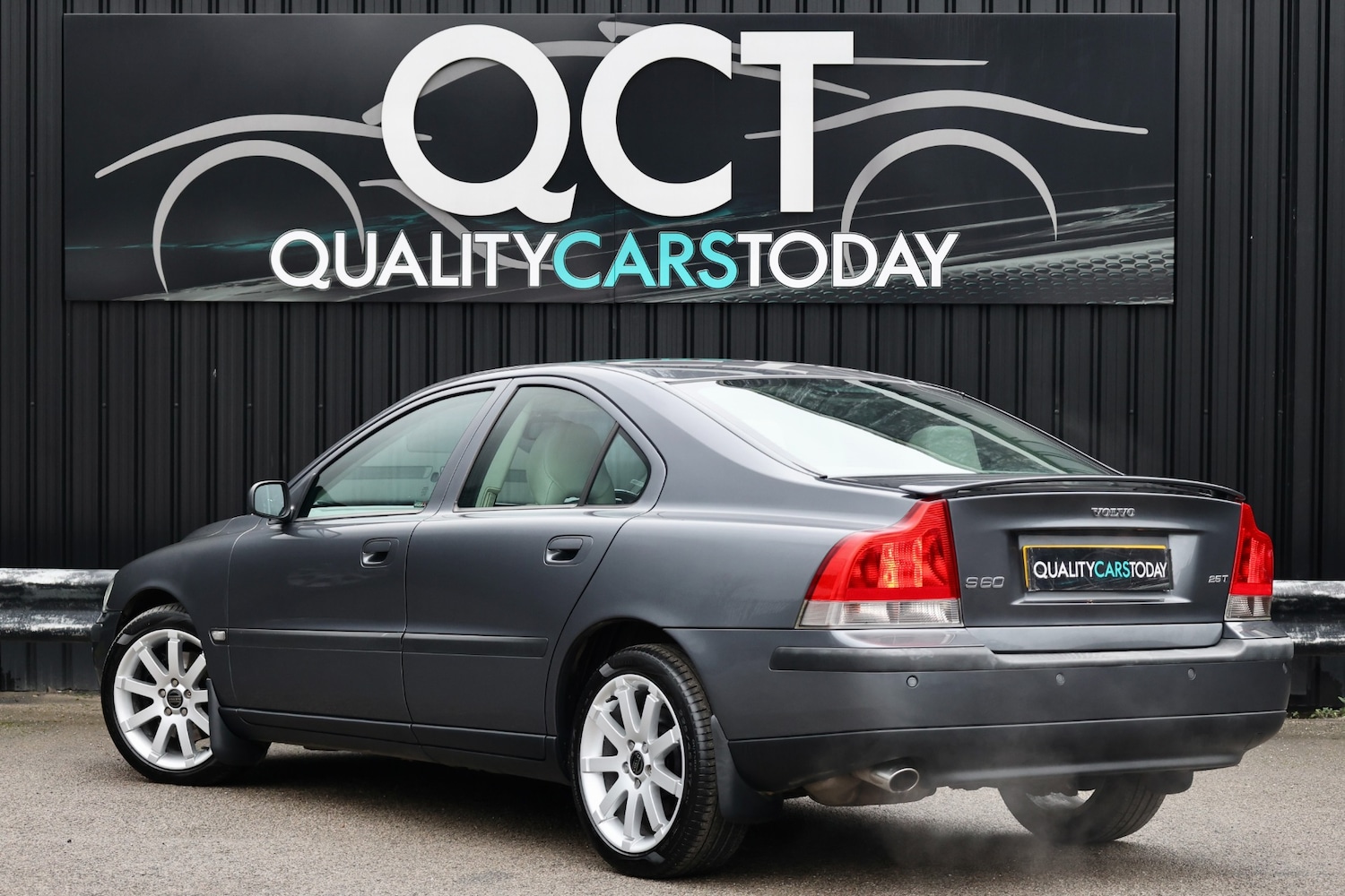 Used Volvo S60 2004 for sale - 77430978: Photo 8