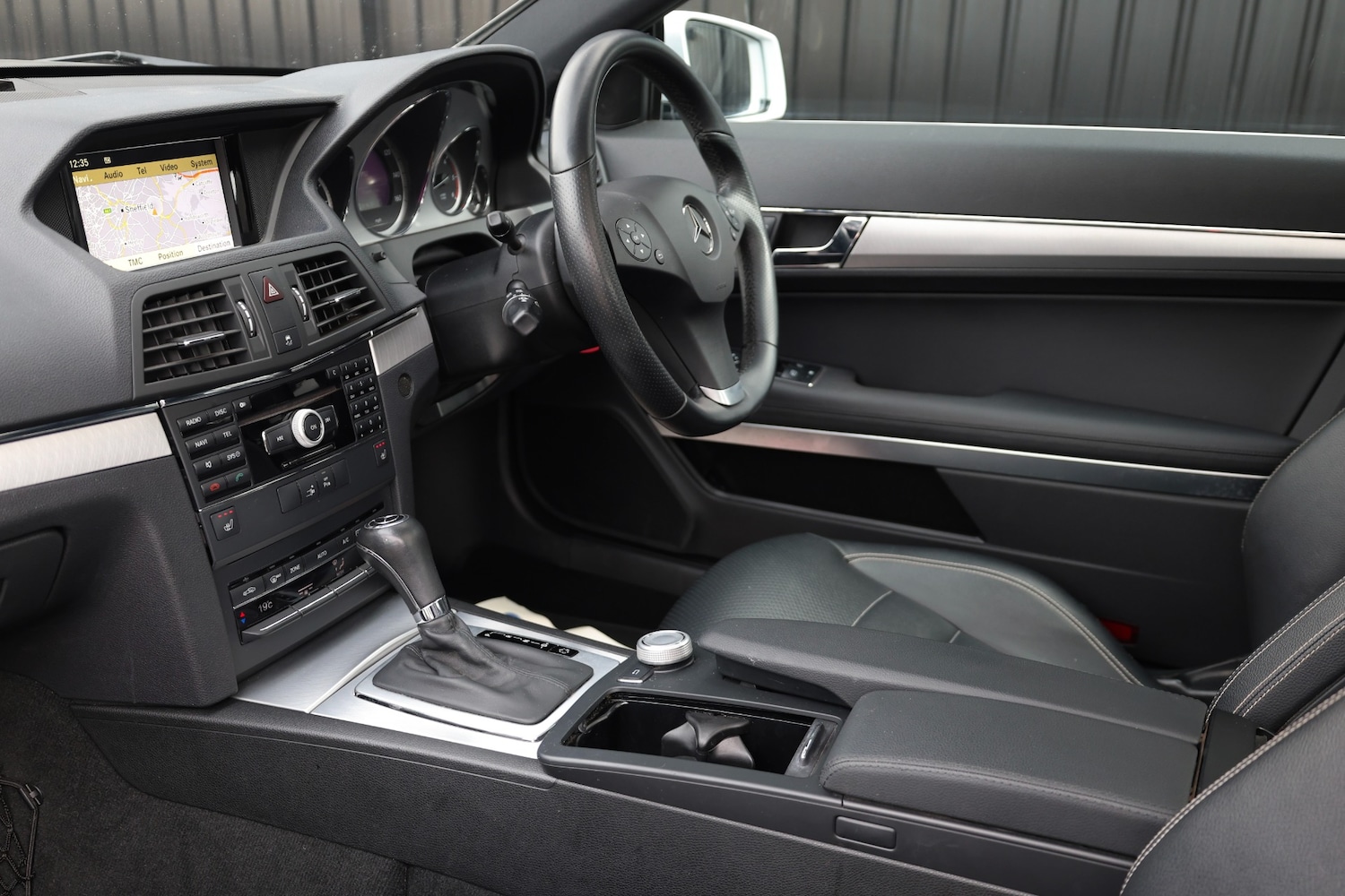 Used Mercedes-Benz E Class 2010 for sale - 76302176: Photo 10