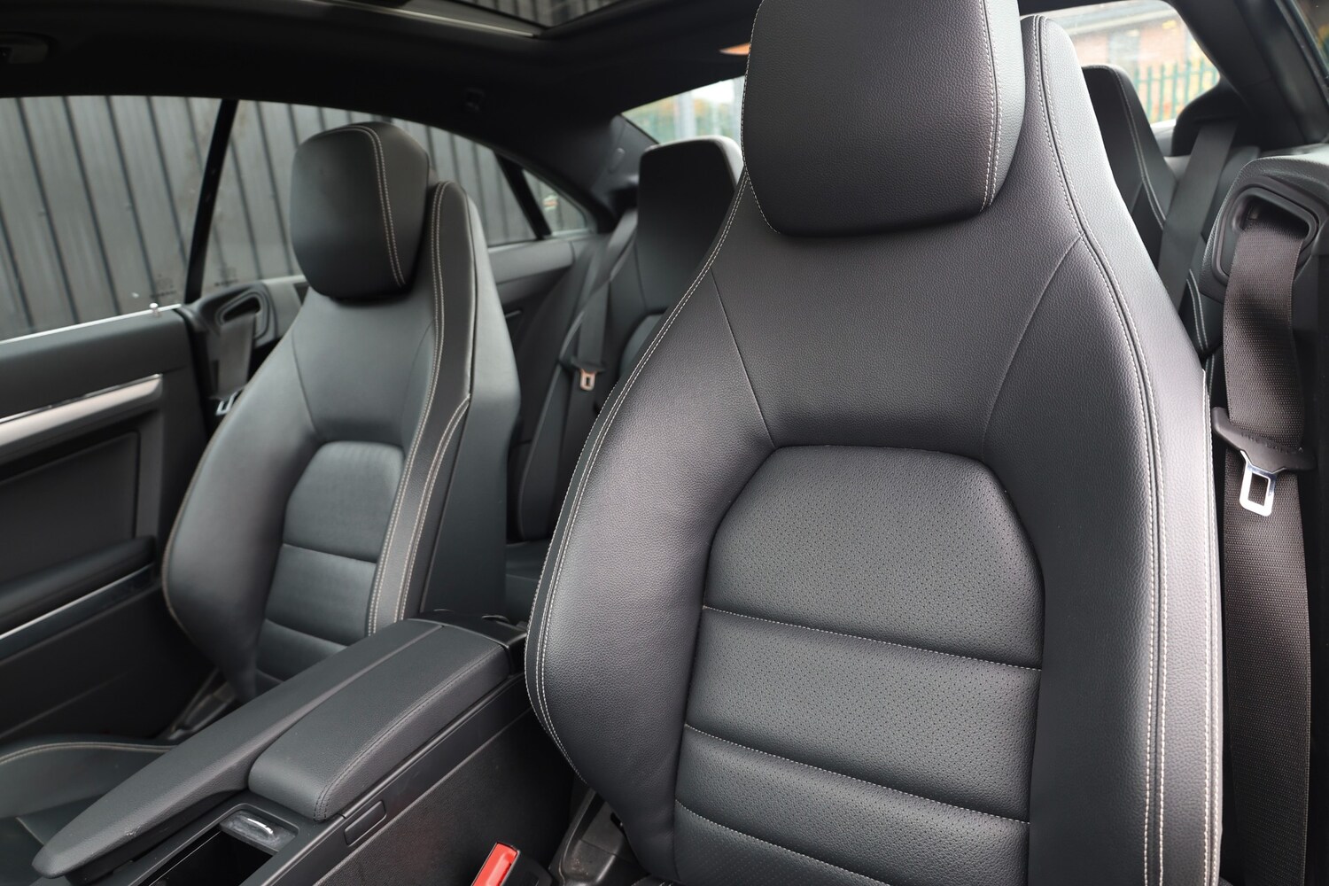 Used Mercedes-Benz E Class 2010 for sale - 76302176: Photo 12