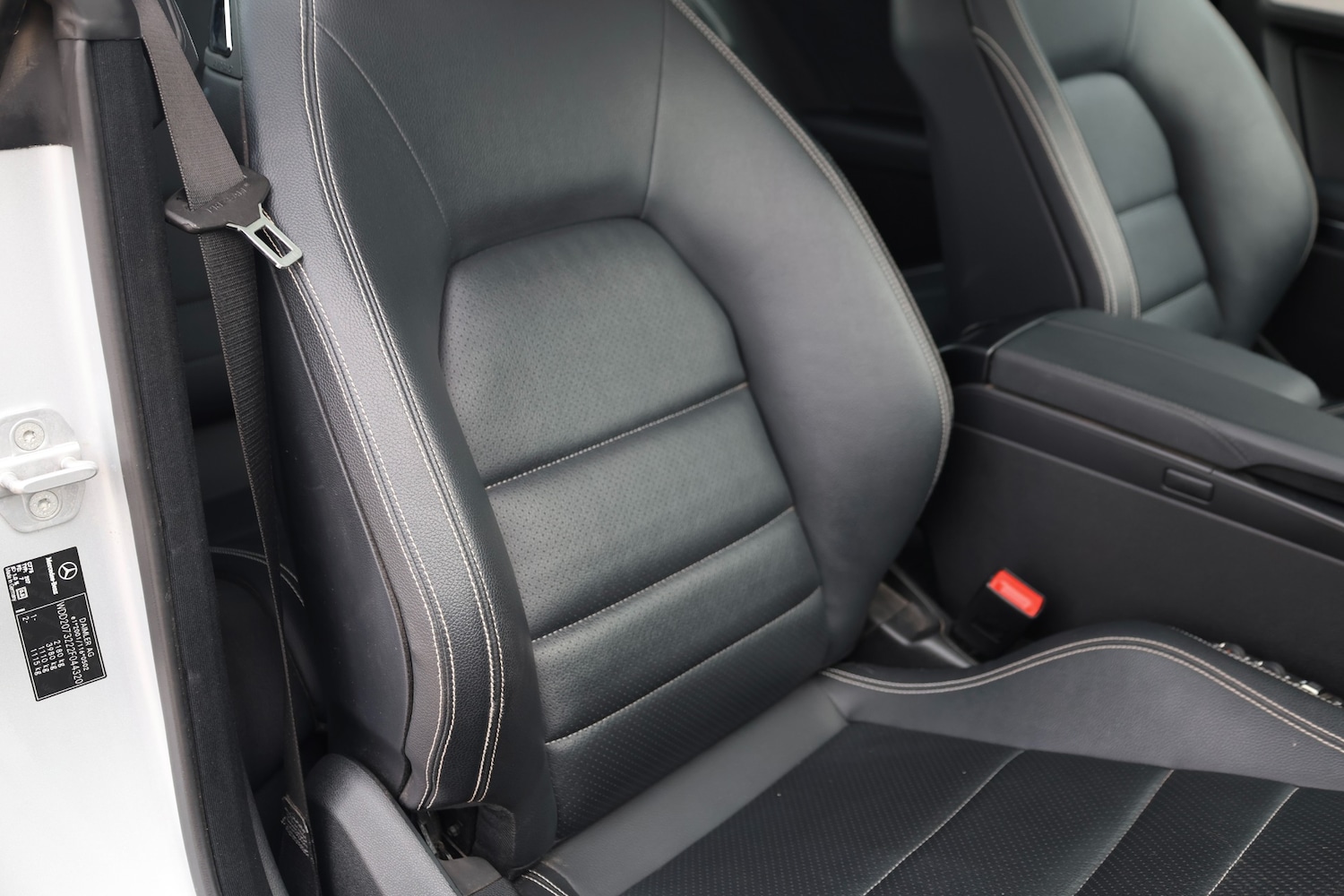 Used Mercedes-Benz E Class 2010 for sale - 76302176: Photo 25