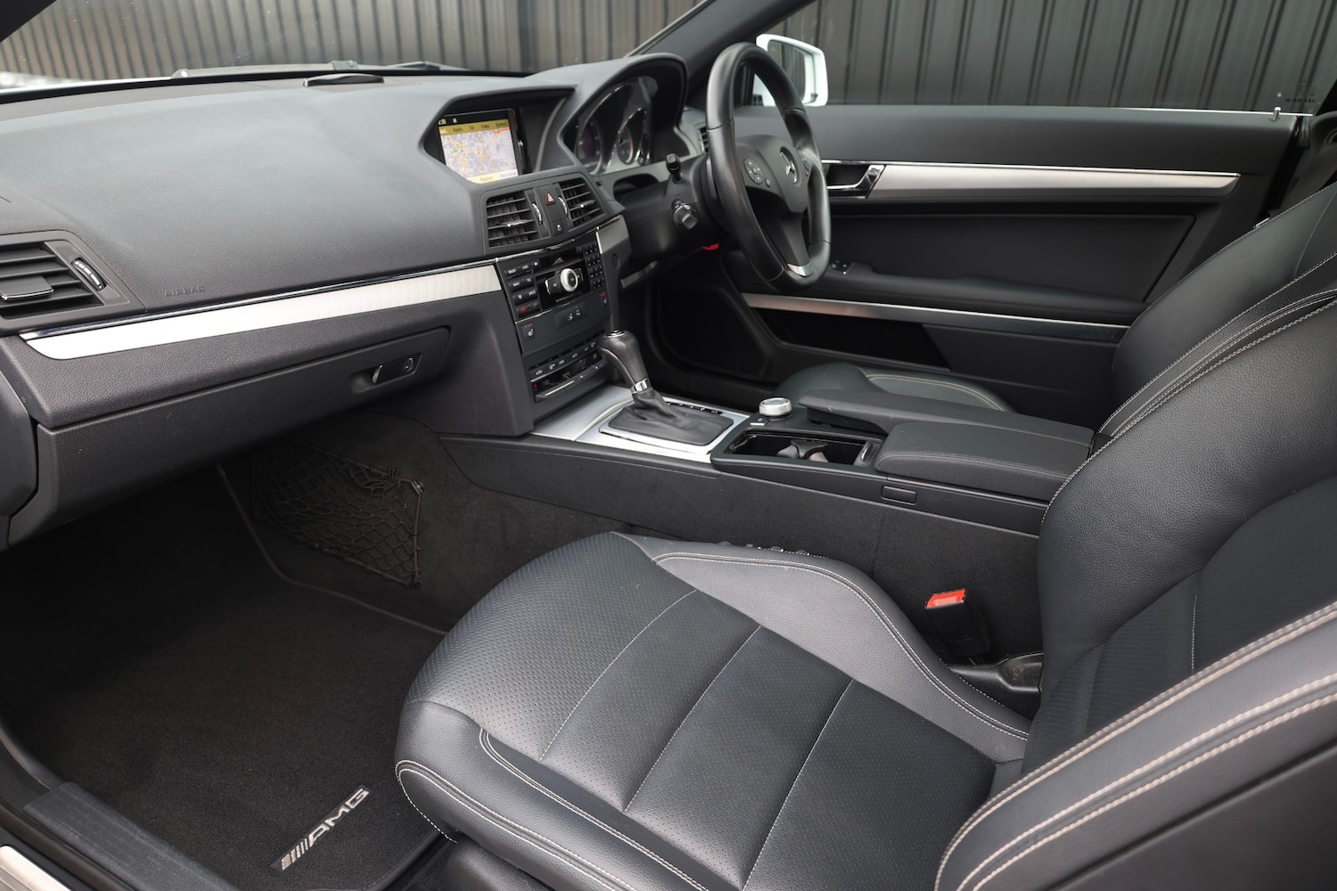 Used Mercedes-Benz E Class 2010 for sale - 76302176: Photo 3
