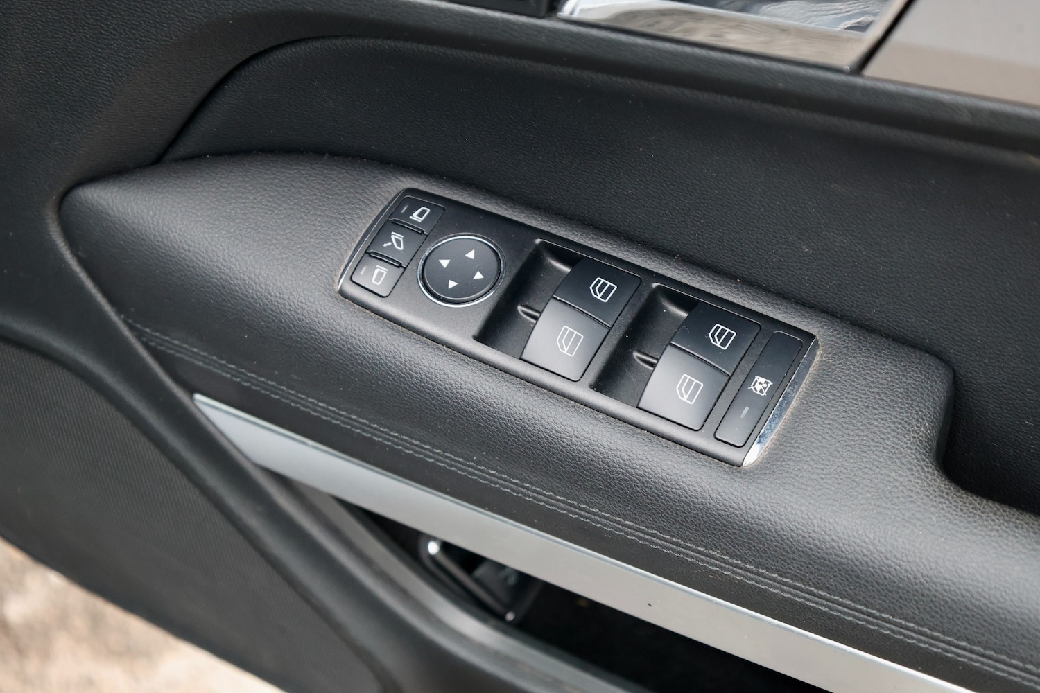 Used Mercedes-Benz E Class 2010 for sale - 76302176: Photo 38
