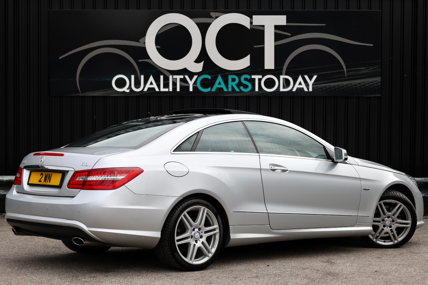 Used Mercedes-Benz E Class 2010 for sale - 76302176: Photo 8