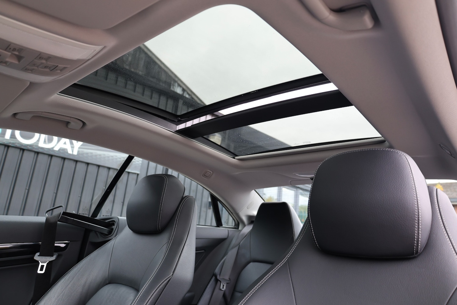 Used Mercedes-Benz E-Class 2012 for sale - 76092923: Photo 8