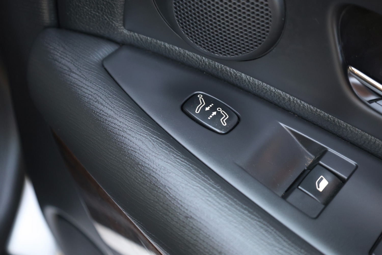 Used Citroen C6 2007 for sale - 76610807: Photo 17