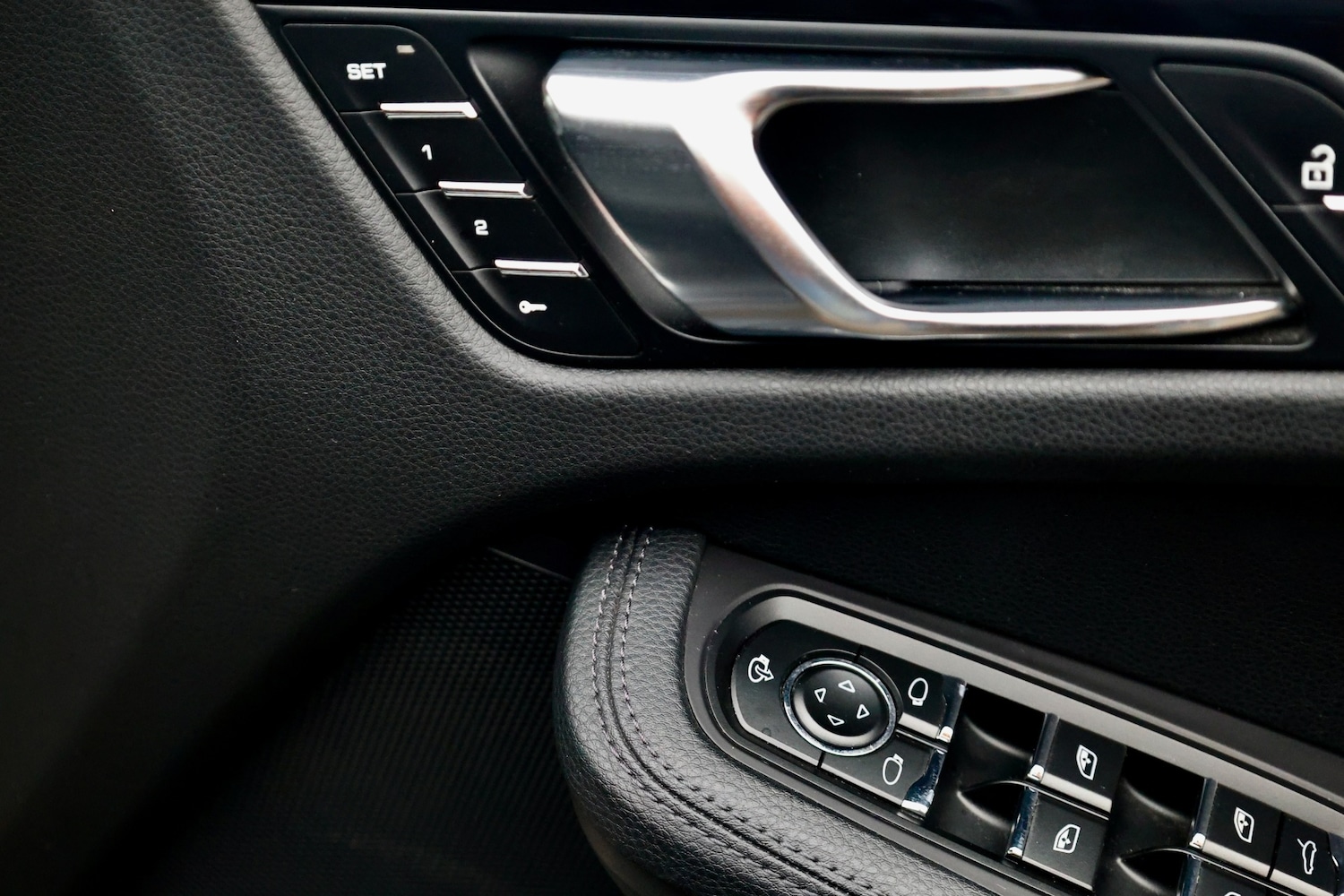 Used Porsche Macan 2021 for sale - 77335698: Photo 15