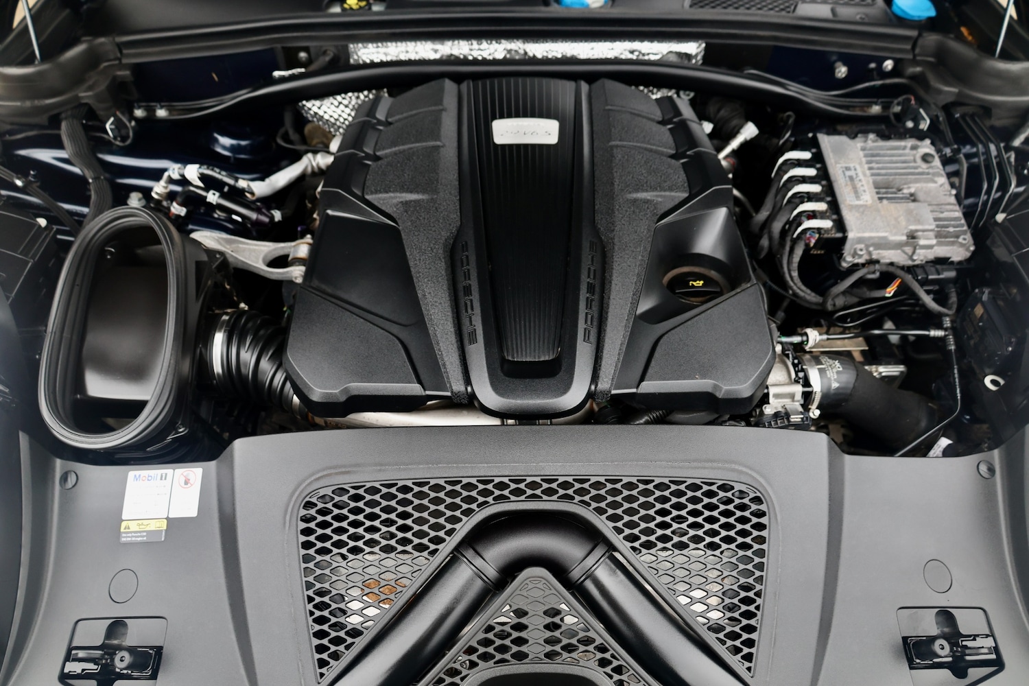 Used Porsche Macan 2021 for sale - 77335698: Photo 16