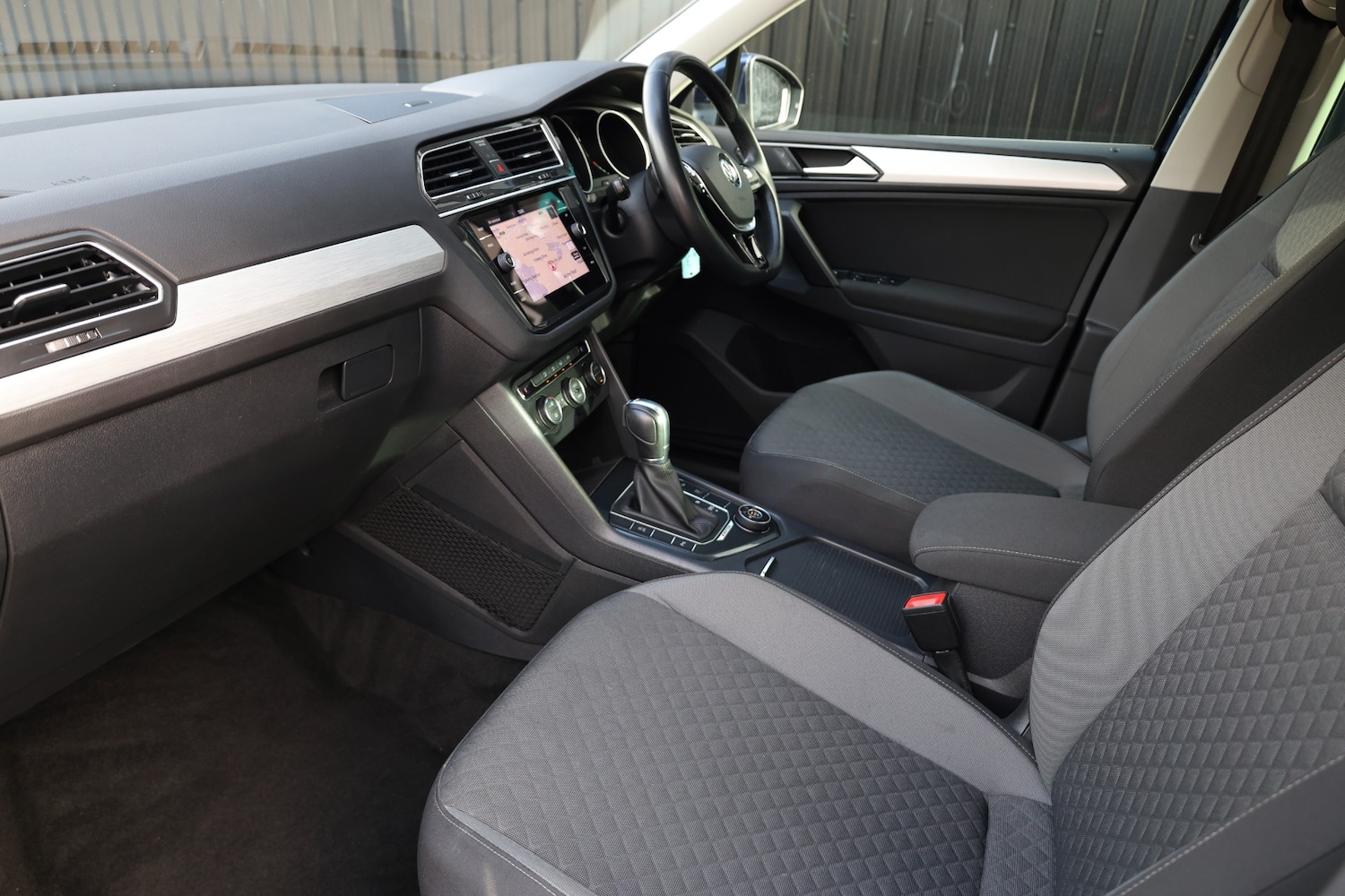 Used Volkswagen Tiguan 2018 for sale - 76762041: Photo 3