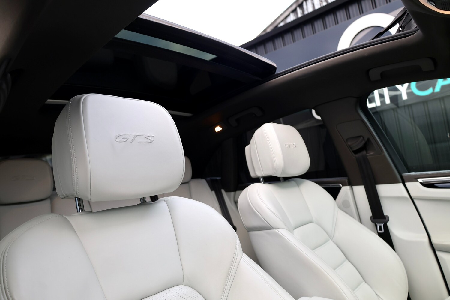 Used Porsche Macan 2020 for sale - 77888251: Photo 10