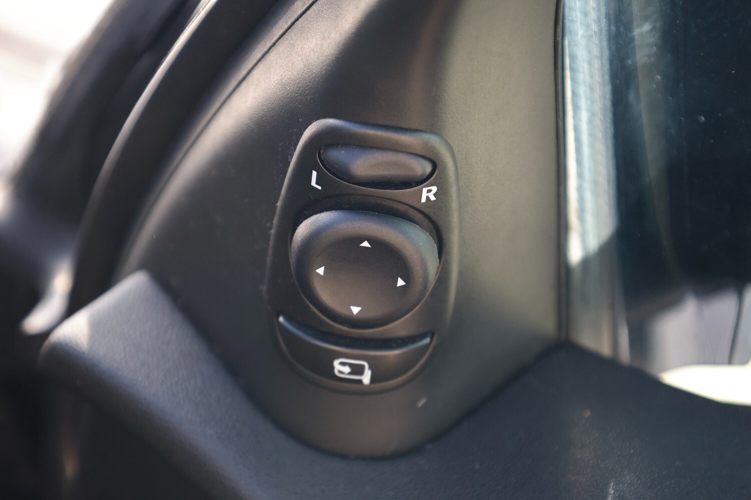 Used Saab 9-3 2010 for sale - 78112236: Photo 24