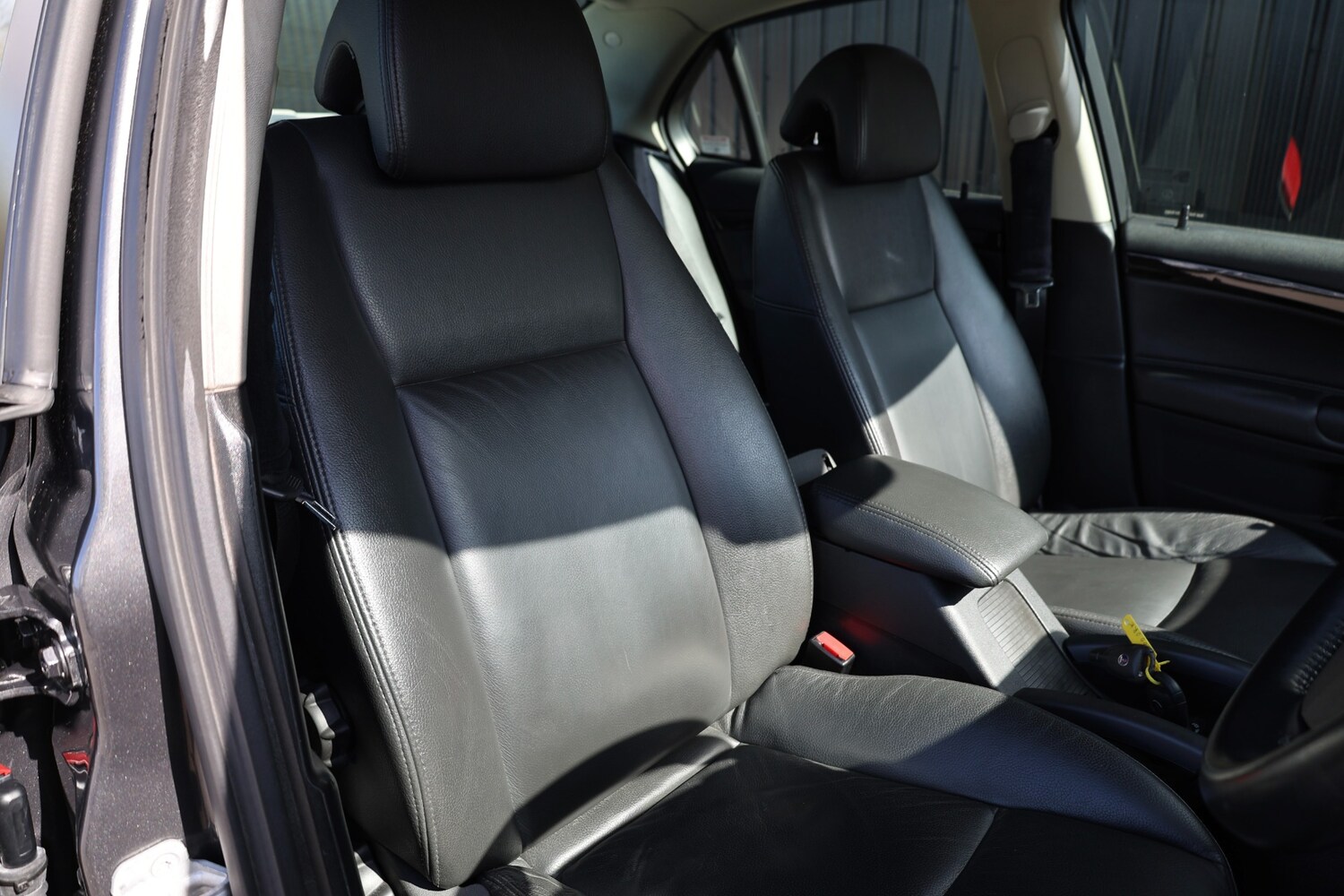 Used Saab 9-3 2010 for sale - 78112236: Photo 8