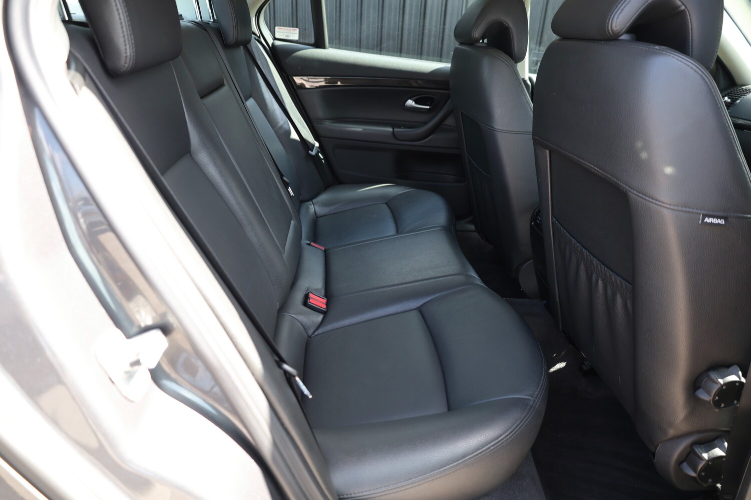 Used Saab 9-3 2010 for sale - 78112236: Photo 9