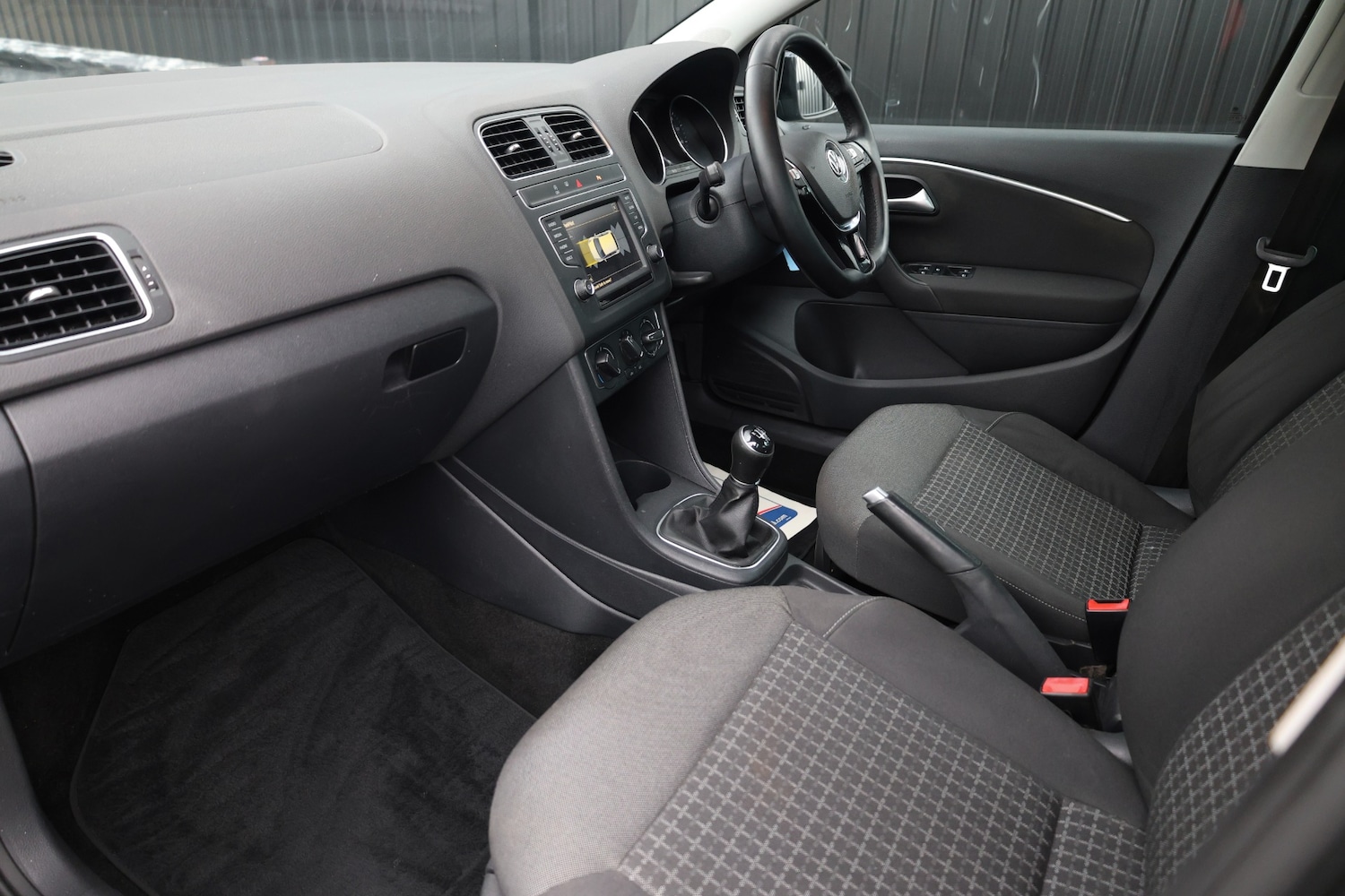 Used Volkswagen Polo 2016 for sale - 76761183: Photo 3