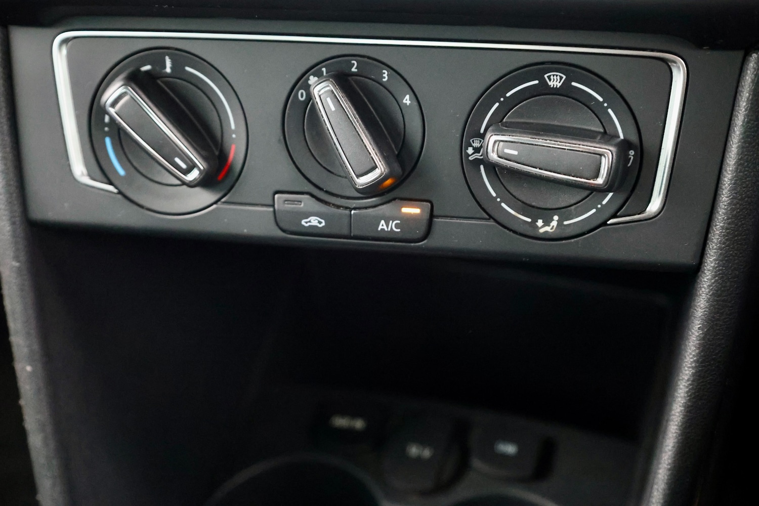 Used Volkswagen Polo 2016 for sale - 76761183: Photo 34