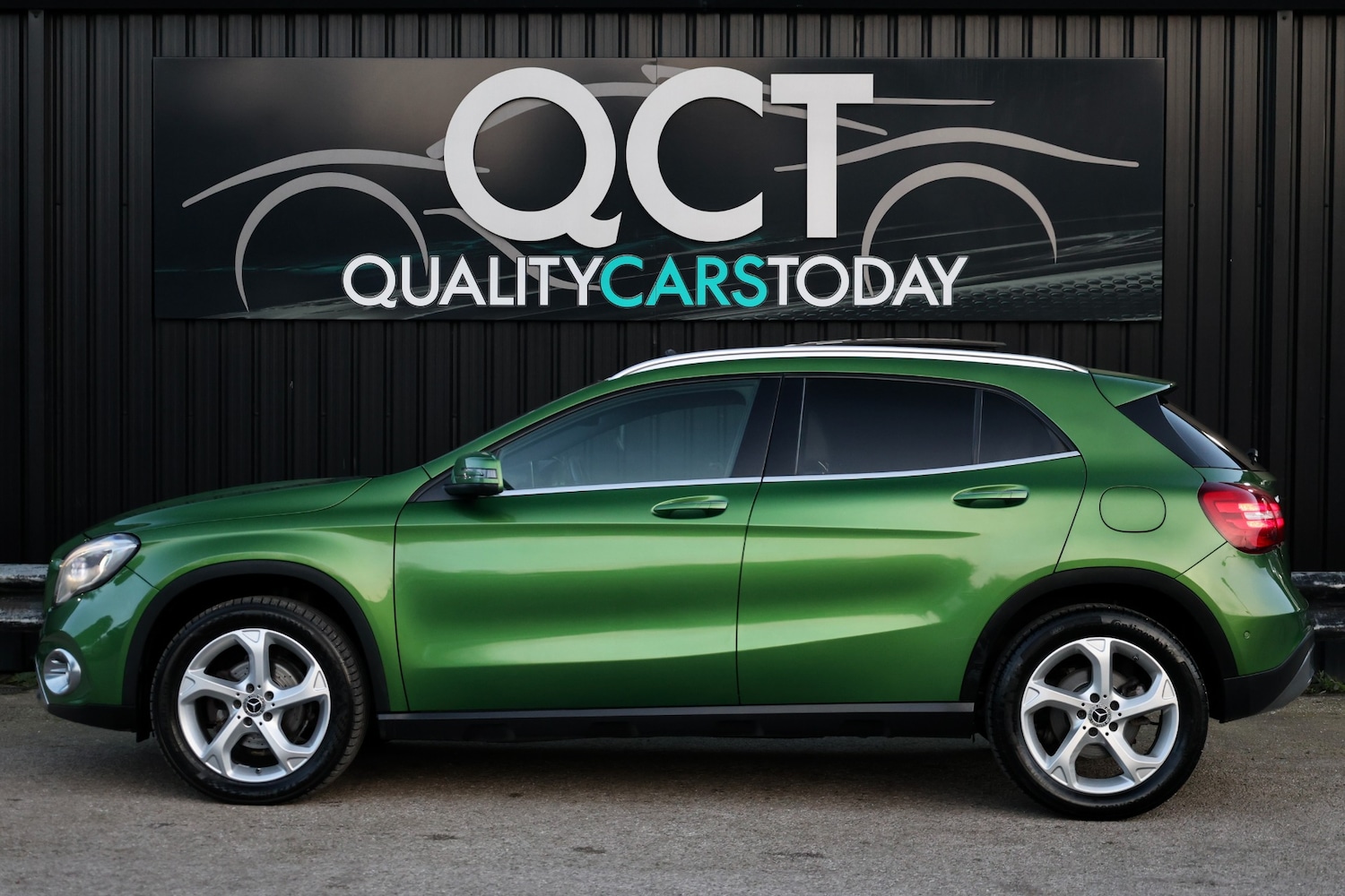 Used Mercedes-Benz GLA 2017 for sale - 77601463: Photo 2