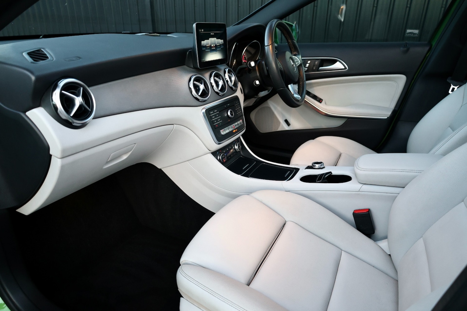 Used Mercedes-Benz GLA 2017 for sale - 77601463: Photo 3