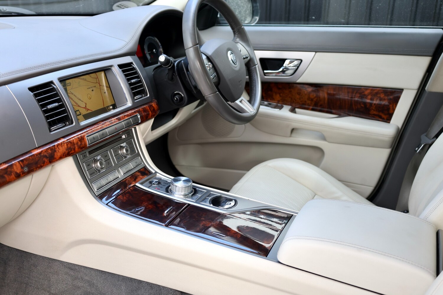 Used Jaguar XF 2010 for sale - 78090269: Photo 10