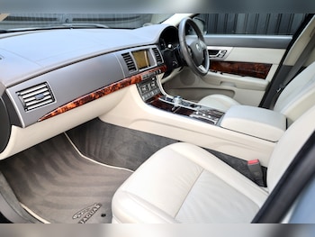 Used Jaguar XF 2010 for sale - 78090269: Photo