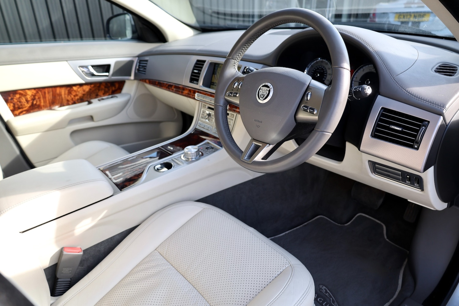 Used Jaguar XF 2010 for sale - 78090269: Photo 7