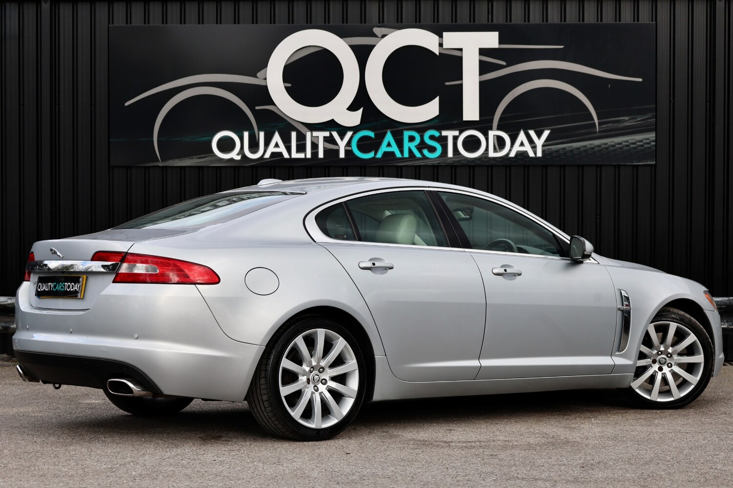 Used Jaguar XF 2010 for sale - 78090269: Photo 9