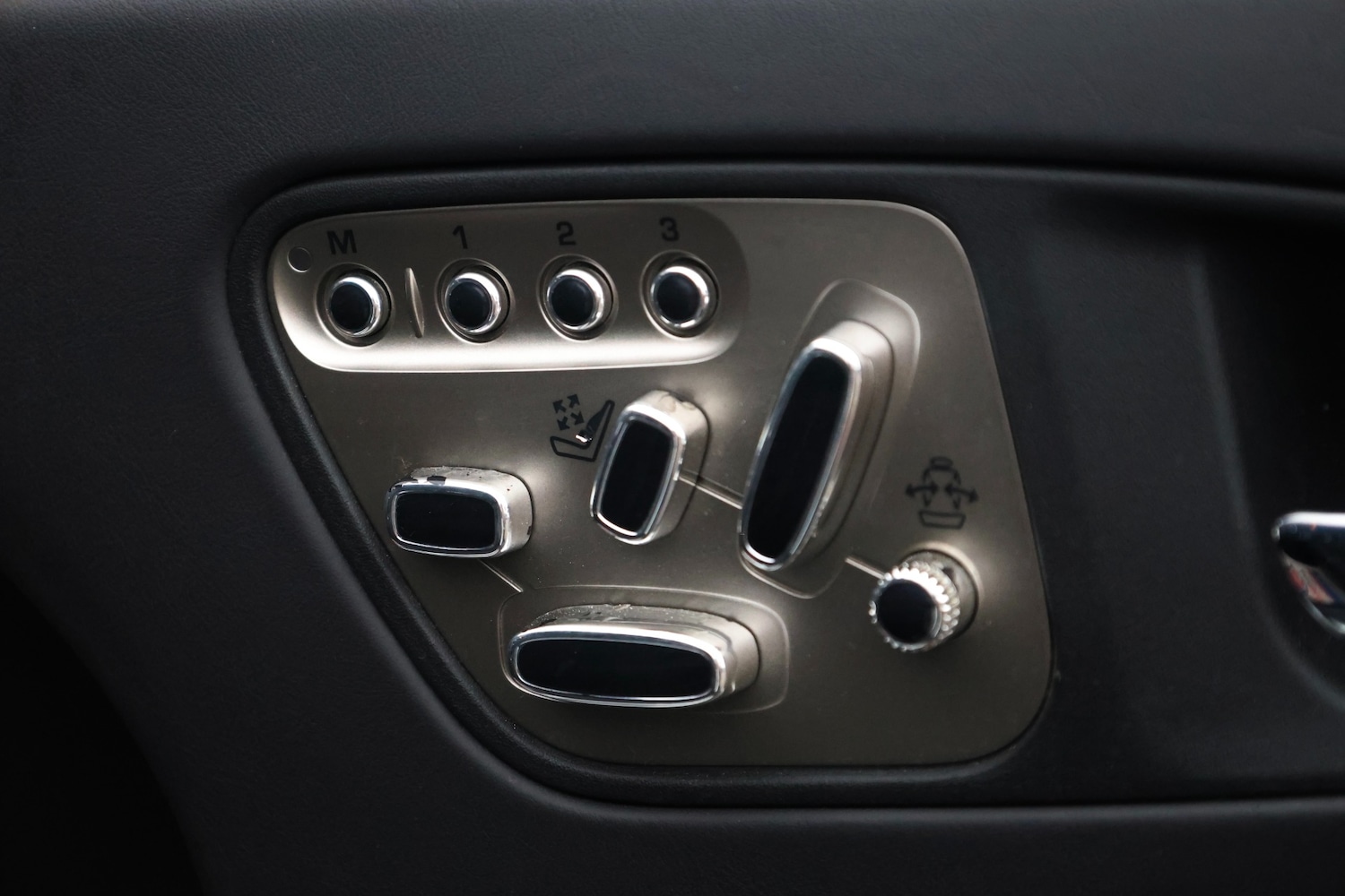 Used Jaguar XK 2010 for sale - 77257582: Photo 14