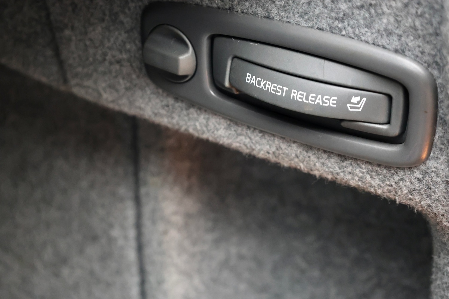 Used Volvo S60 2005 for sale - 78010847: Photo 21