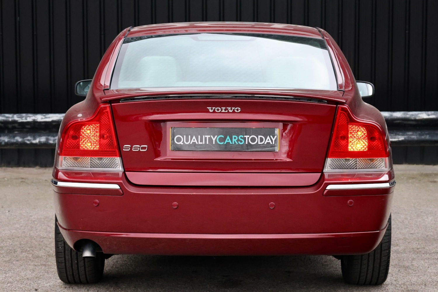 Used Volvo S60 2005 for sale - 78010847: Photo 5