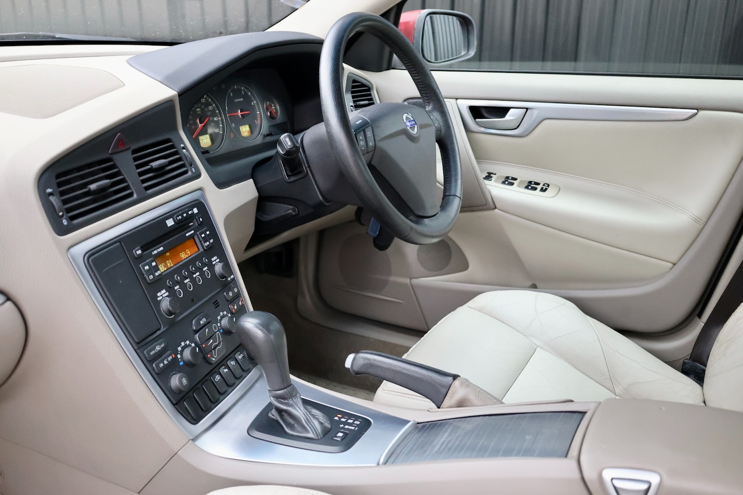 Used Volvo S60 2005 for sale - 78010847: Photo 8