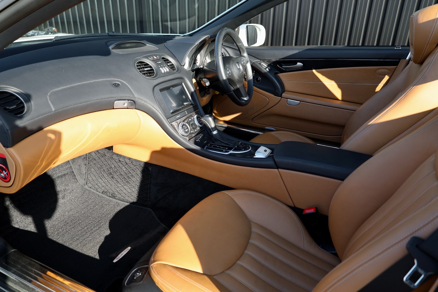 Used Mercedes-Benz SL 2011 for sale - 77749746: Photo 3