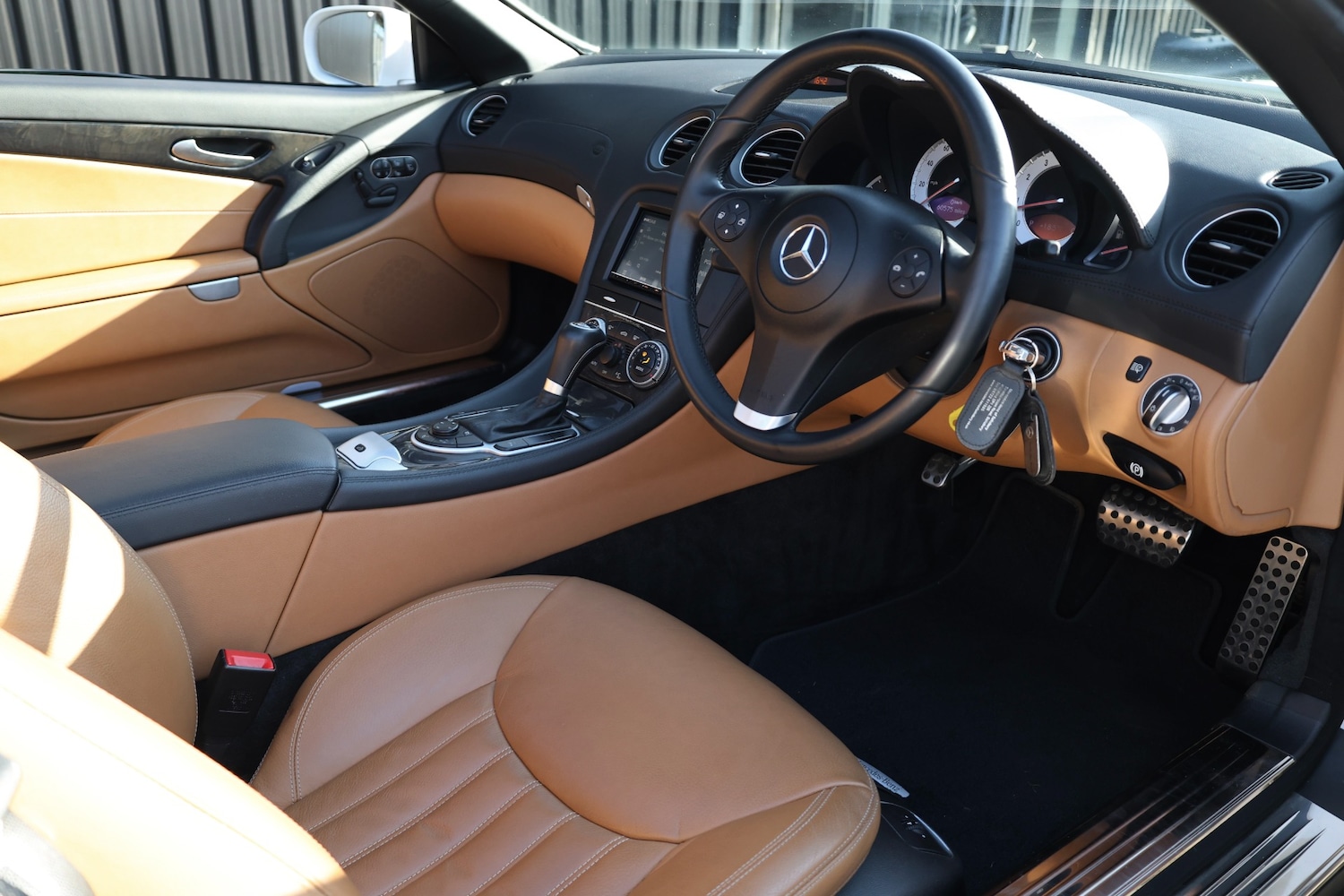 Used Mercedes-Benz SL 2011 for sale - 77749746: Photo 6