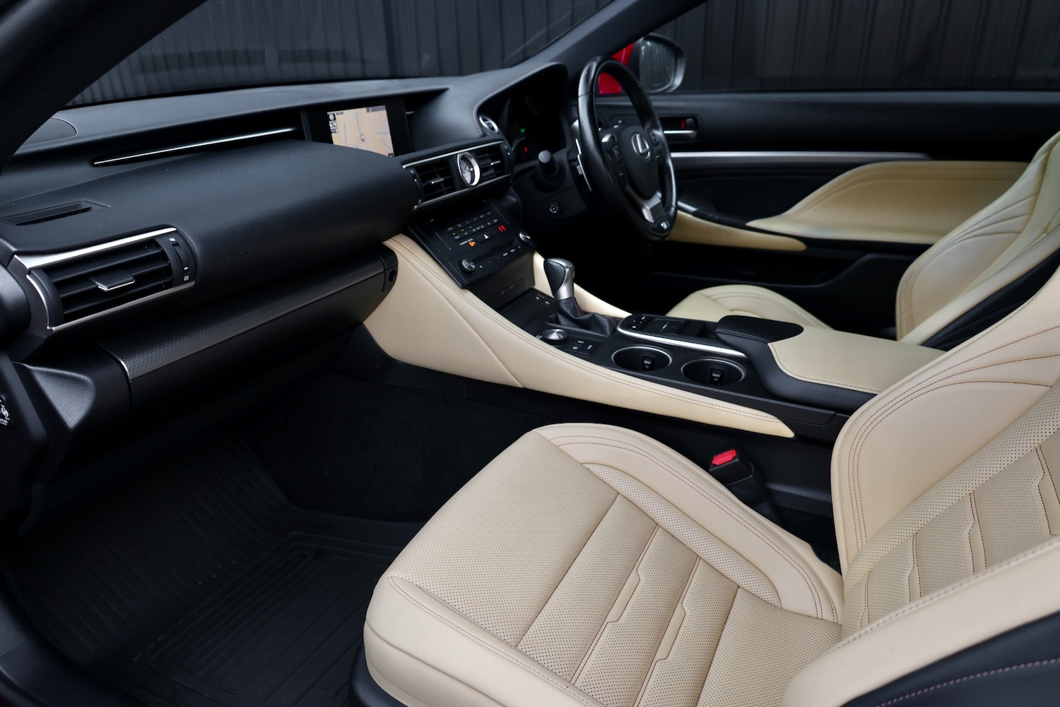 Used Lexus RC 2016 for sale - 77000365: Photo 3