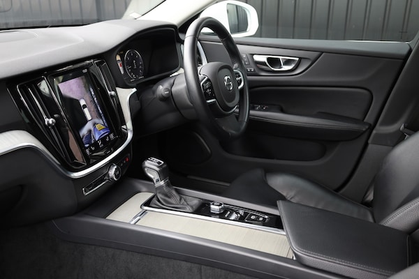 Used Volvo V60 2018 for sale - 75348234: Photo 11