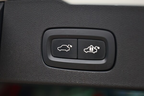 Used Volvo V60 2018 for sale - 75348234: Photo 21