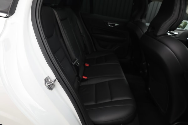 Used Volvo V60 2018 for sale - 75348234: Photo 24