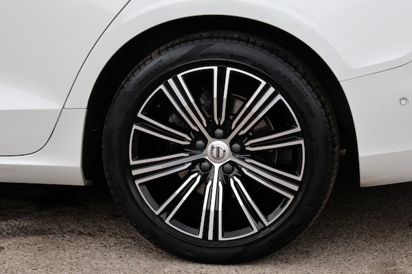 Used Volvo V60 2018 for sale - 75348234: Photo 37